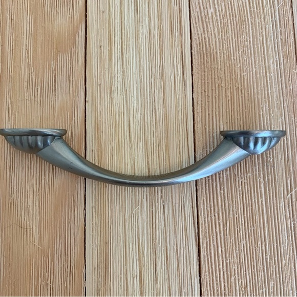 2 Drawer Pulls Dual Mount Shell Pull Satin Nickel Flower Curve Arch Bow Cabinets - Picture 6 of 14